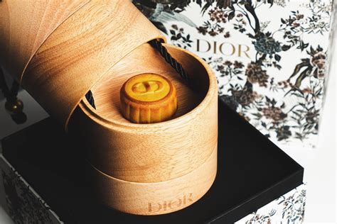 burberry mooncake|luxury mid autumn mooncakes.